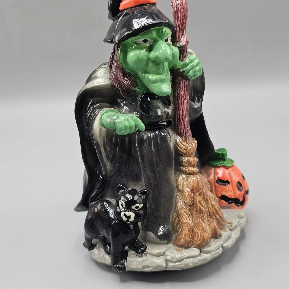 Vintage 80s Flambro Witch Flickering Light Up Plastic Figure Black Cat Pumpkin